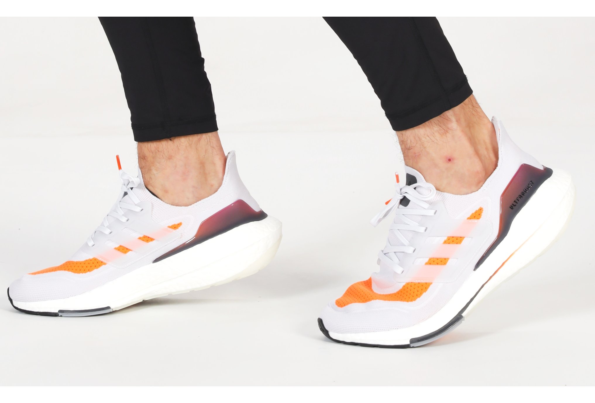 adidas UltraBOOST 21