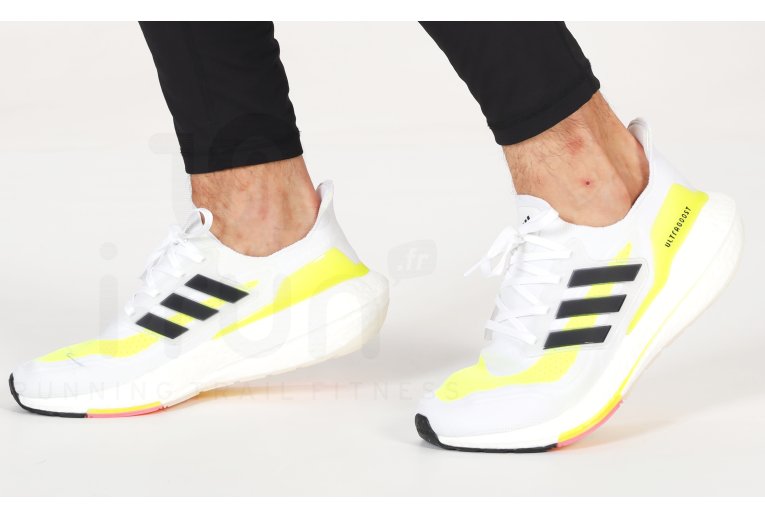adidas UltraBOOST 21