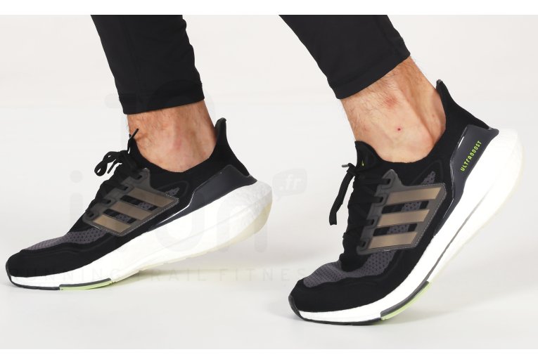 adidas UltraBOOST 21 M 