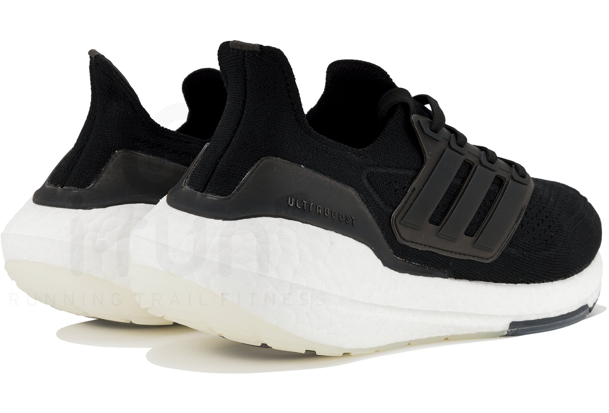adidas UltraBOOST 21