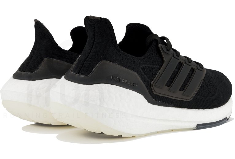 adidas UltraBOOST 21