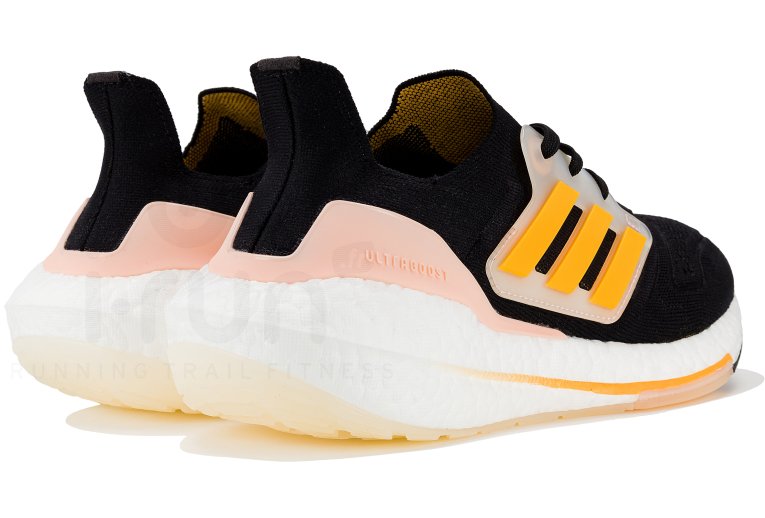 adidas UltraBOOST 22 W