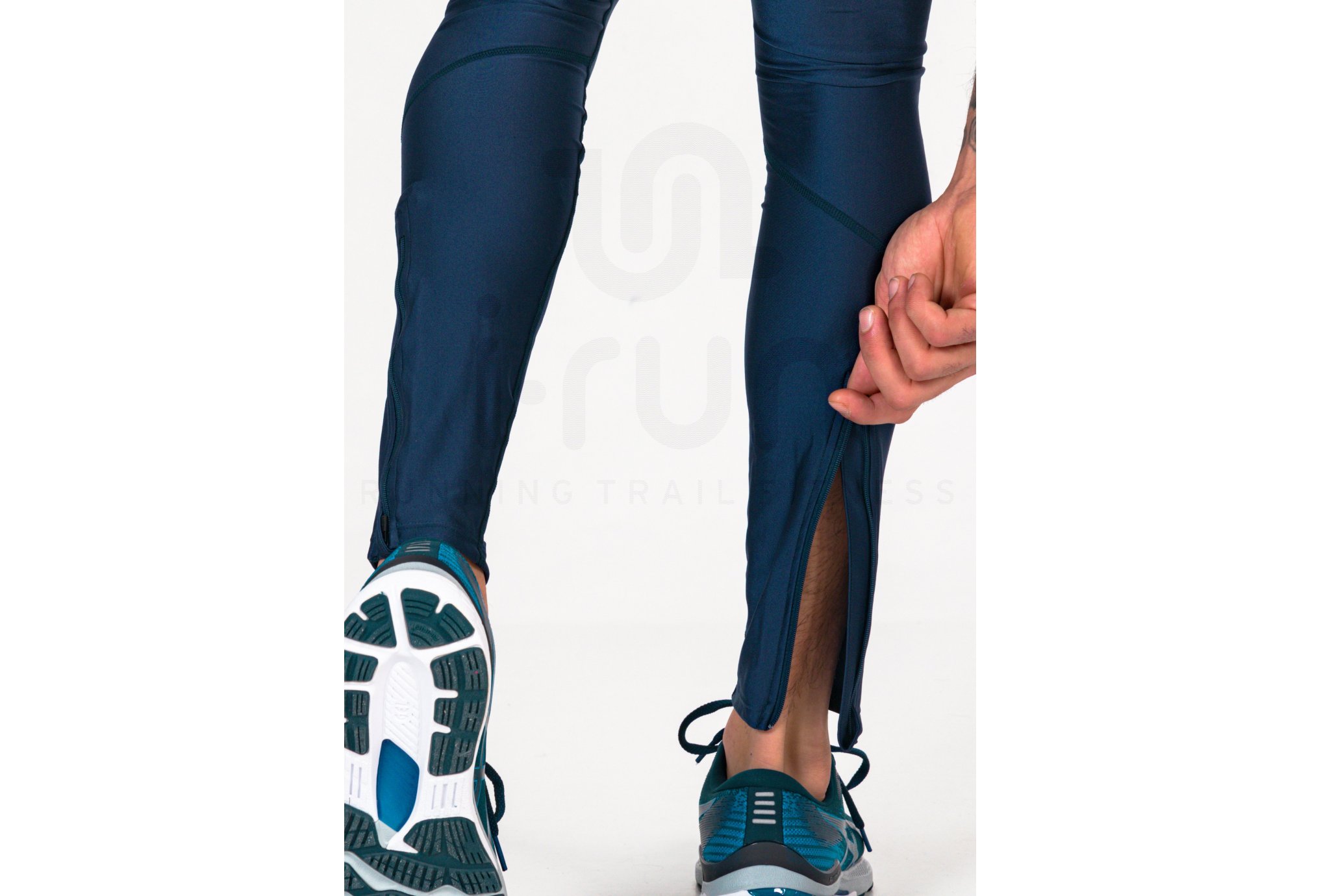 Asics Moving M