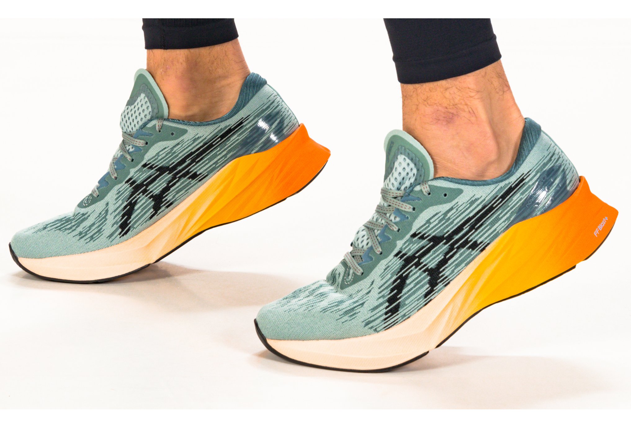 Asics Novablast 3 M