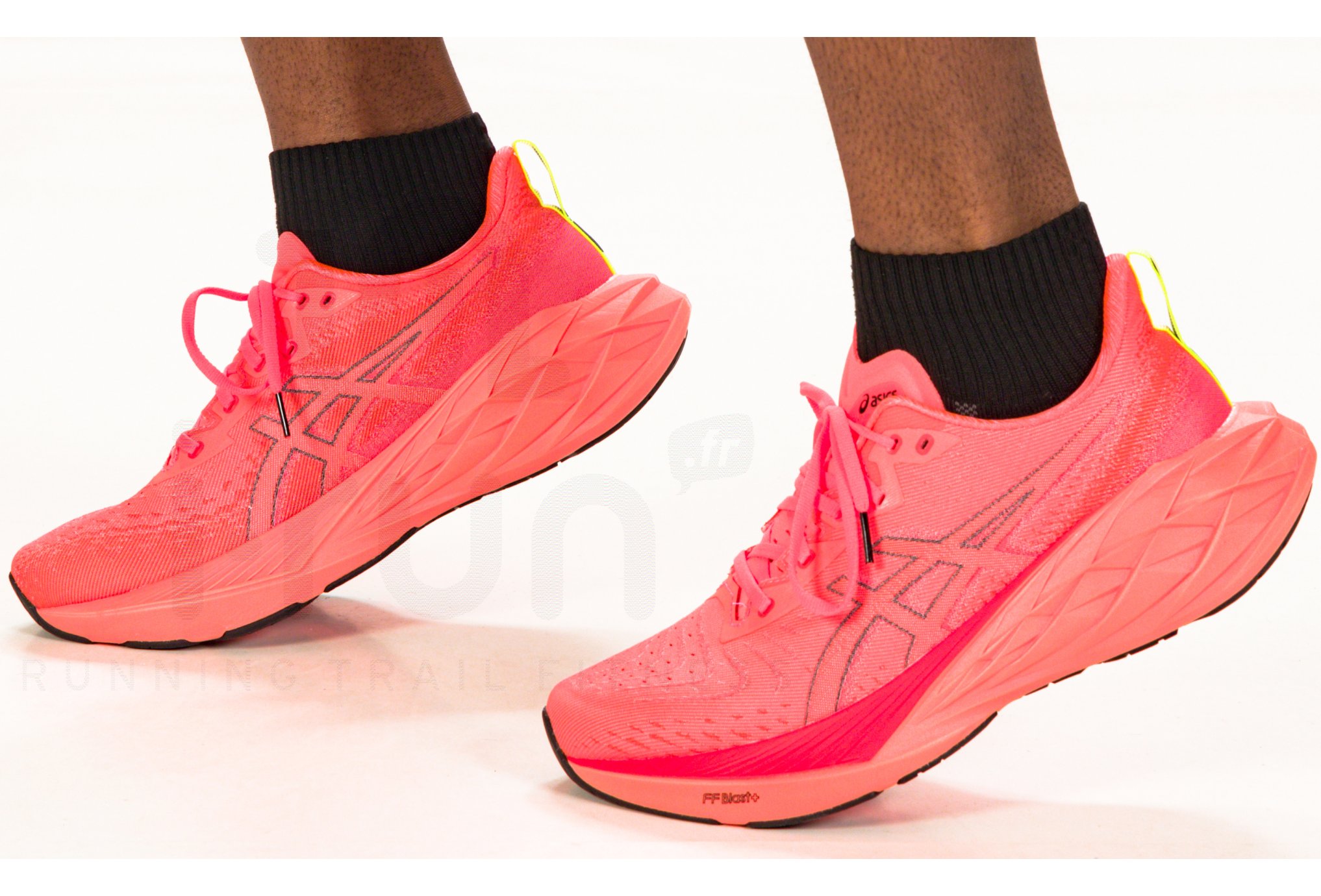 Asics Novablast 4 M