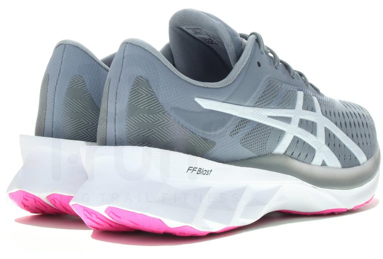 Asics Novablast