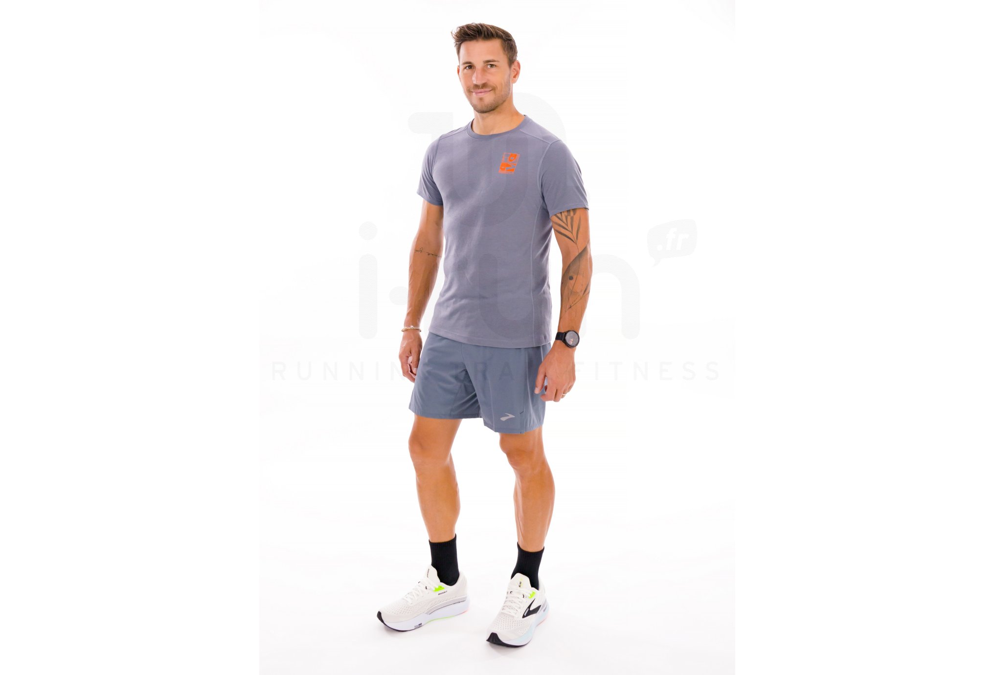Brooks Distance 3.0 M