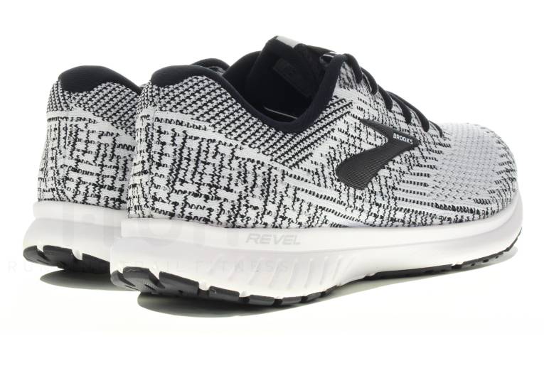 Brooks Revel 3 W 
