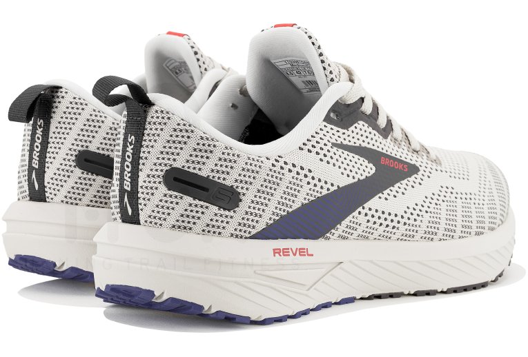 Brooks Revel 6