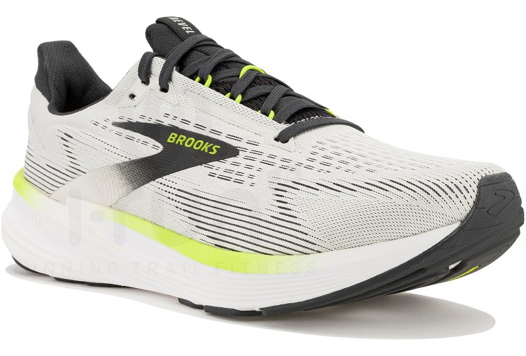 Brooks Revel 8
