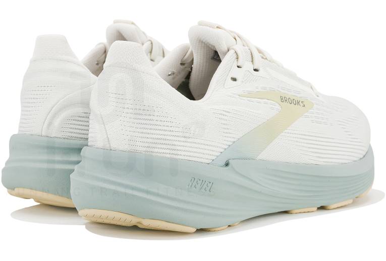 Brooks Revel 8