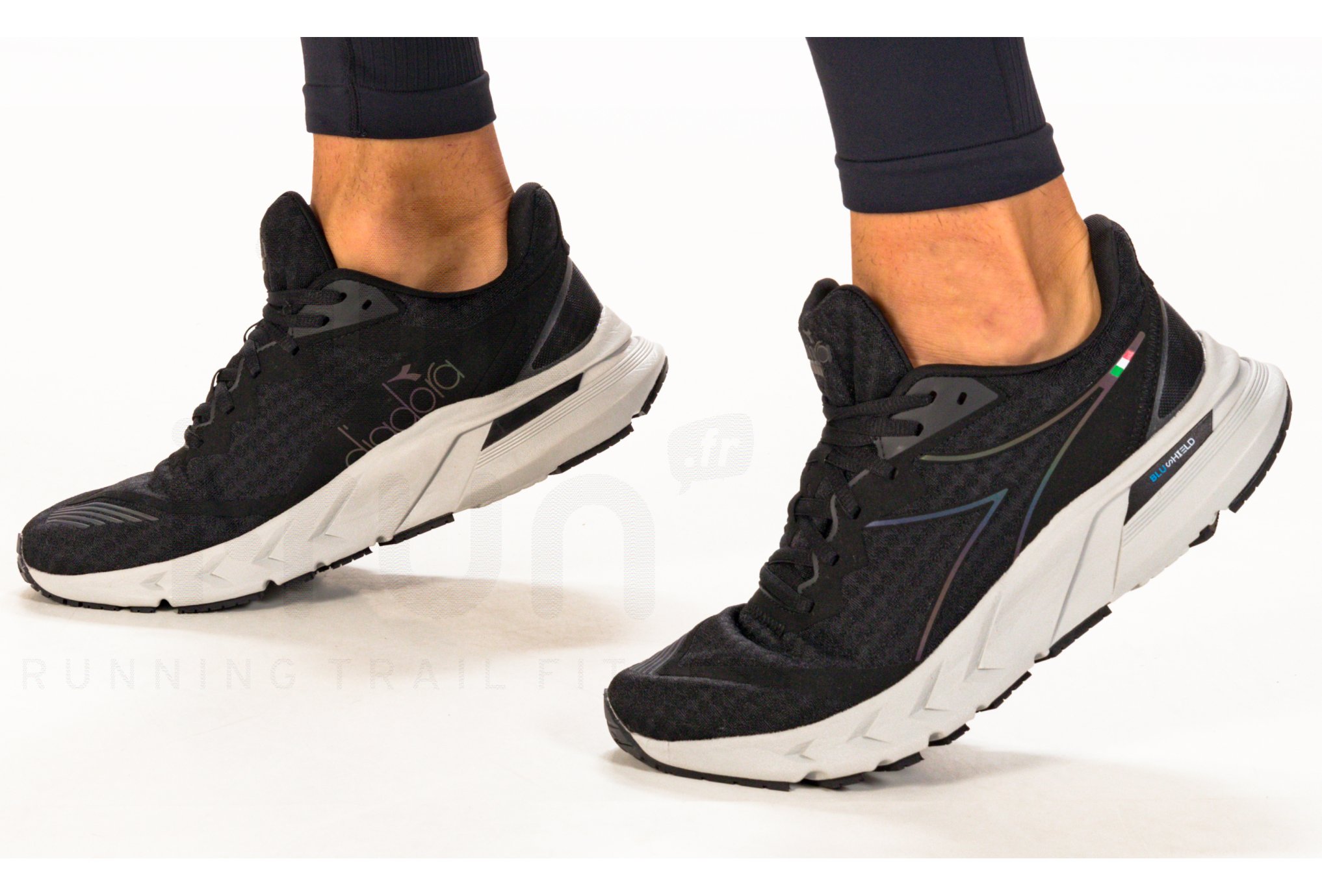Diadora Mythos Blushield Volo Hip 2