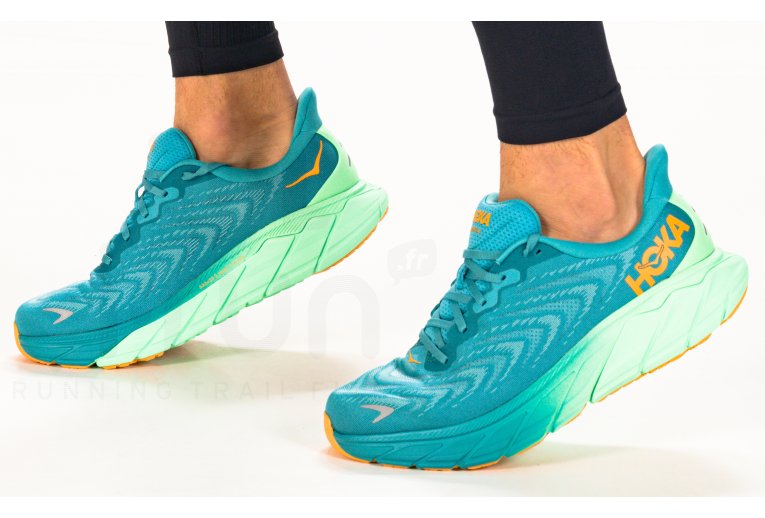 Hoka One One Arahi 6