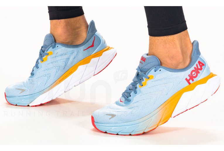 Hoka One One Arahi 6 M