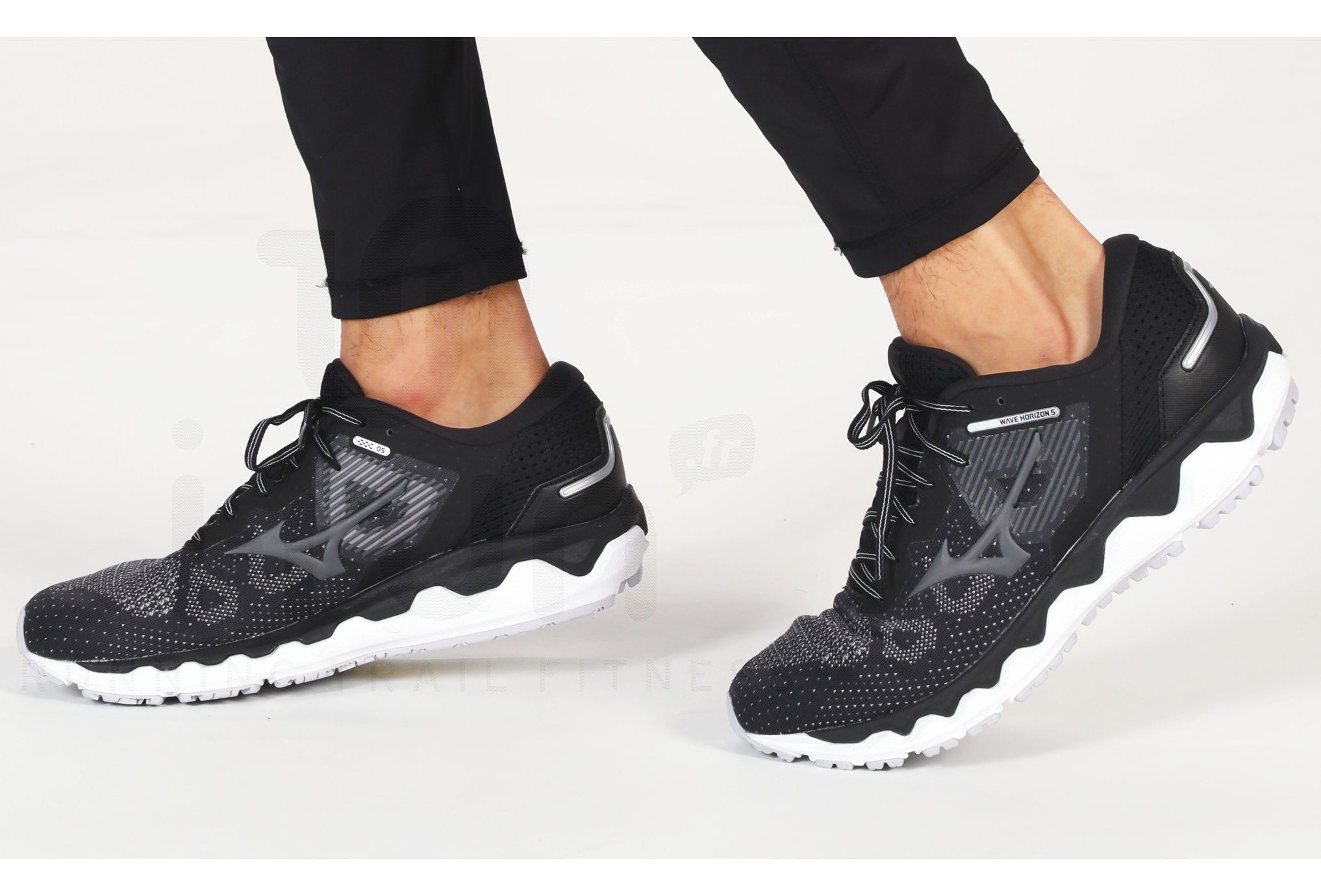 Mizuno Wave Horizon 5