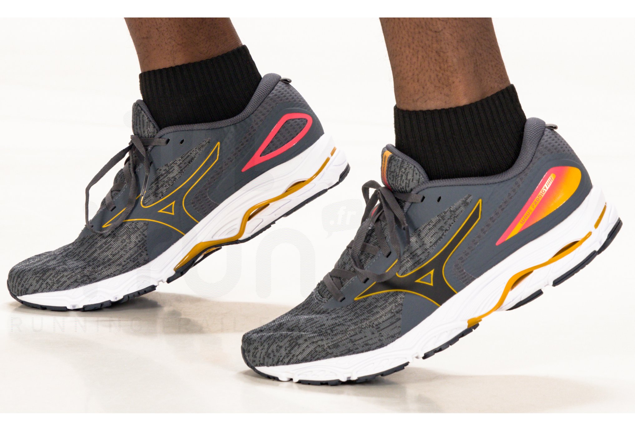 Mizuno Wave Prodigy 5