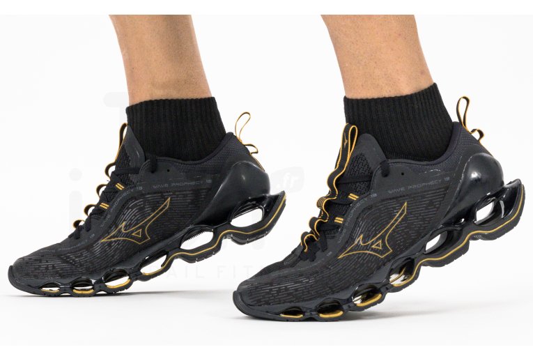 Mizuno Wave Prophecy 13