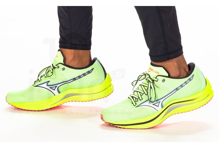 Mizuno Wave Rebellion M 