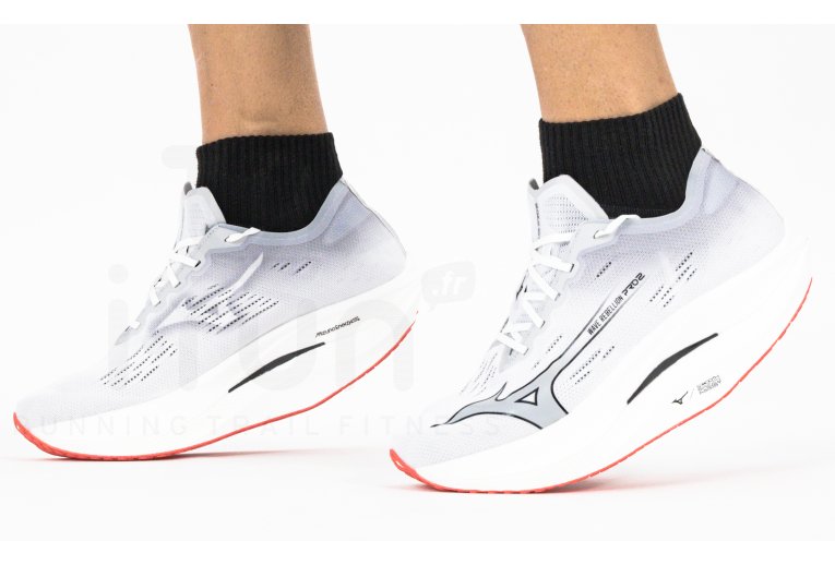 Mizuno Wave Rebellion Pro 2