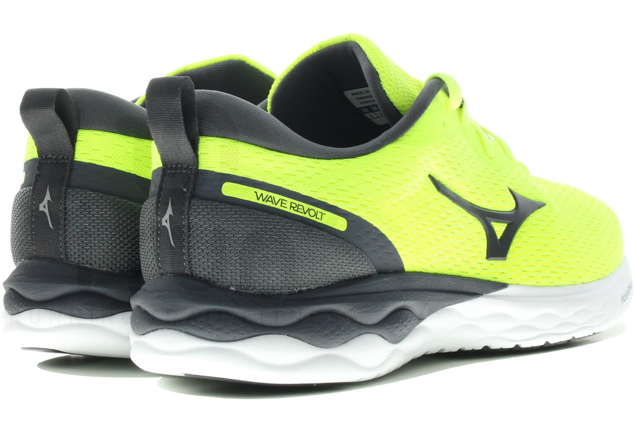 Mizuno Wave Revolt