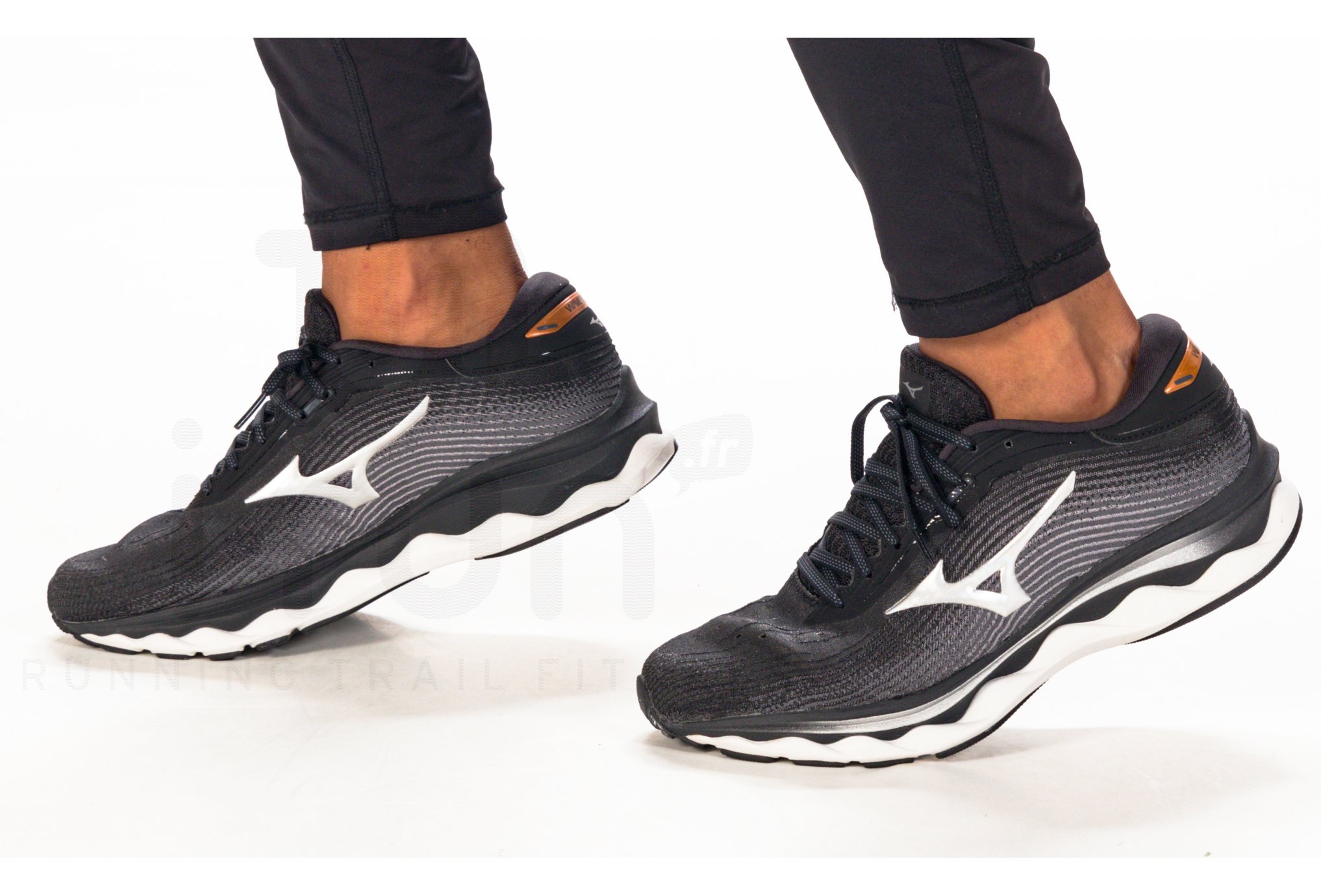 Mizuno Wave Sky 5