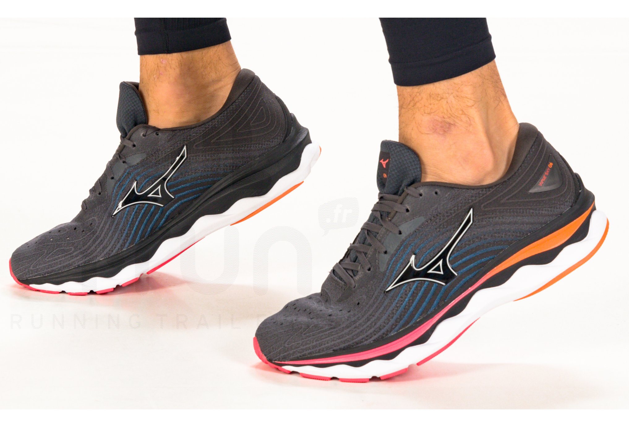 Mizuno Wave Sky 6