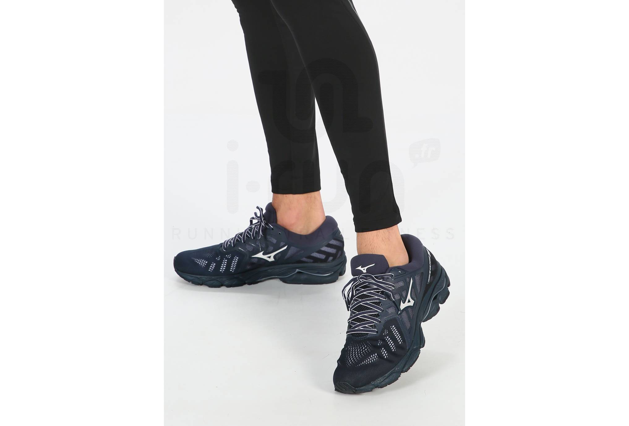 Mizuno Wave Ultima 11