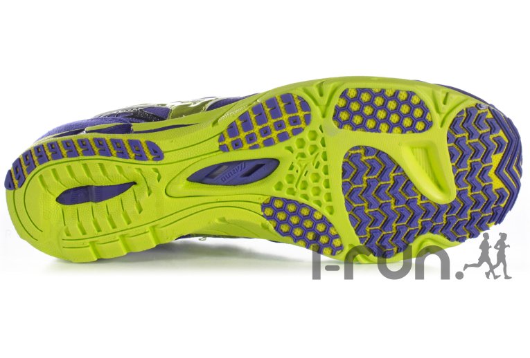 Mizuno Wave Universe 4 M 