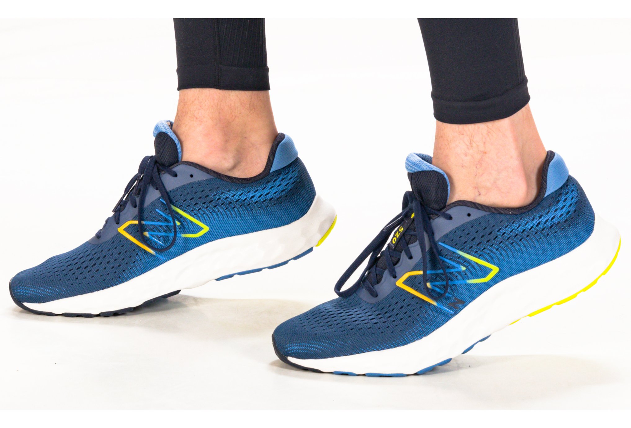 New Balance 520 V8 M