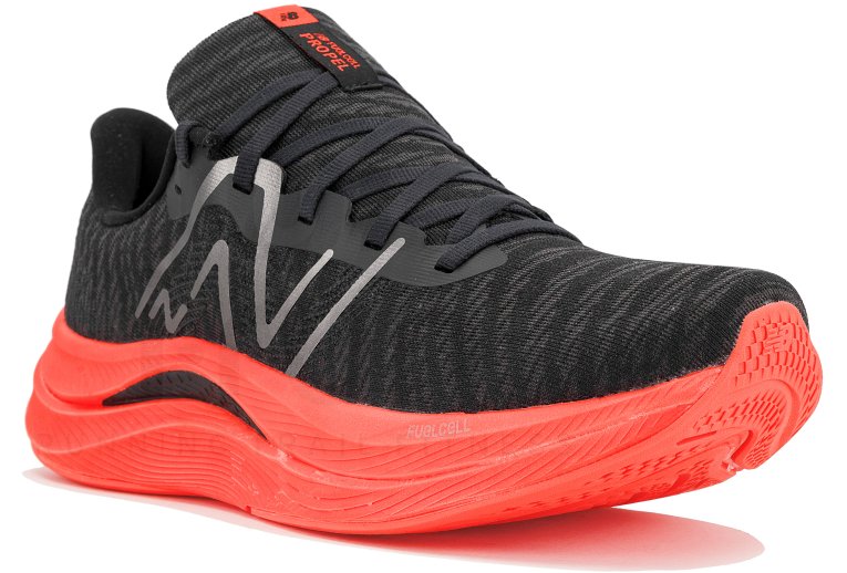 New Balance FuelCell Propel V4