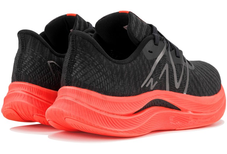 New Balance FuelCell Propel V4