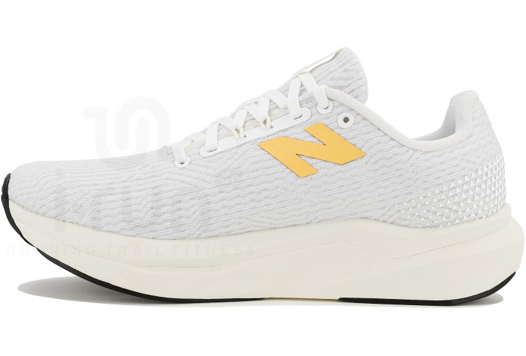 New Balance FuelCell Propel V5