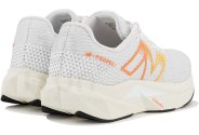 New Balance FuelCell Propel V5