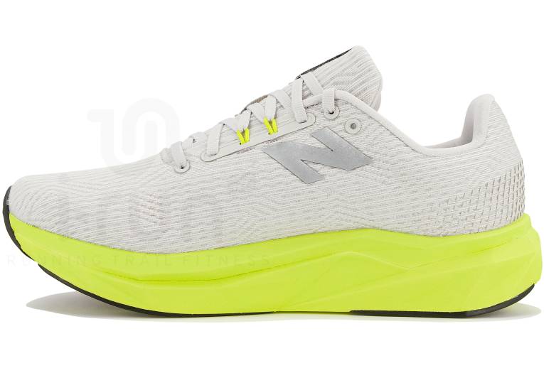 New Balance FuelCell Propel V5 