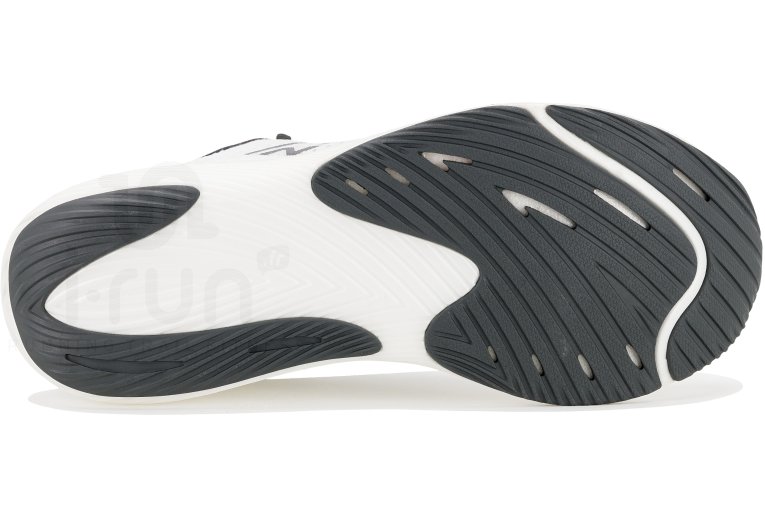 New Balance FuelCell Rebel V3 M 