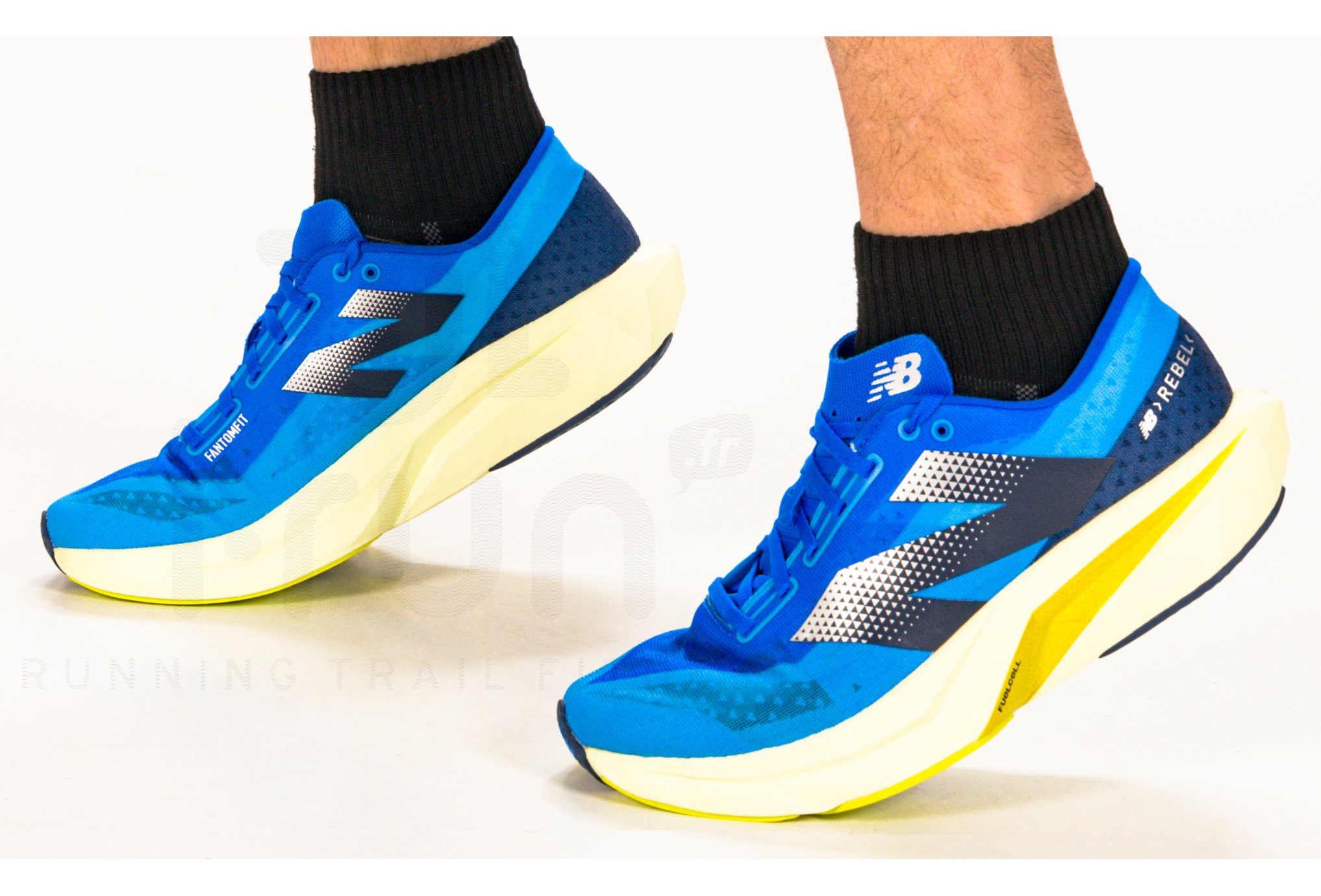 New Balance FuelCell Rebel V4