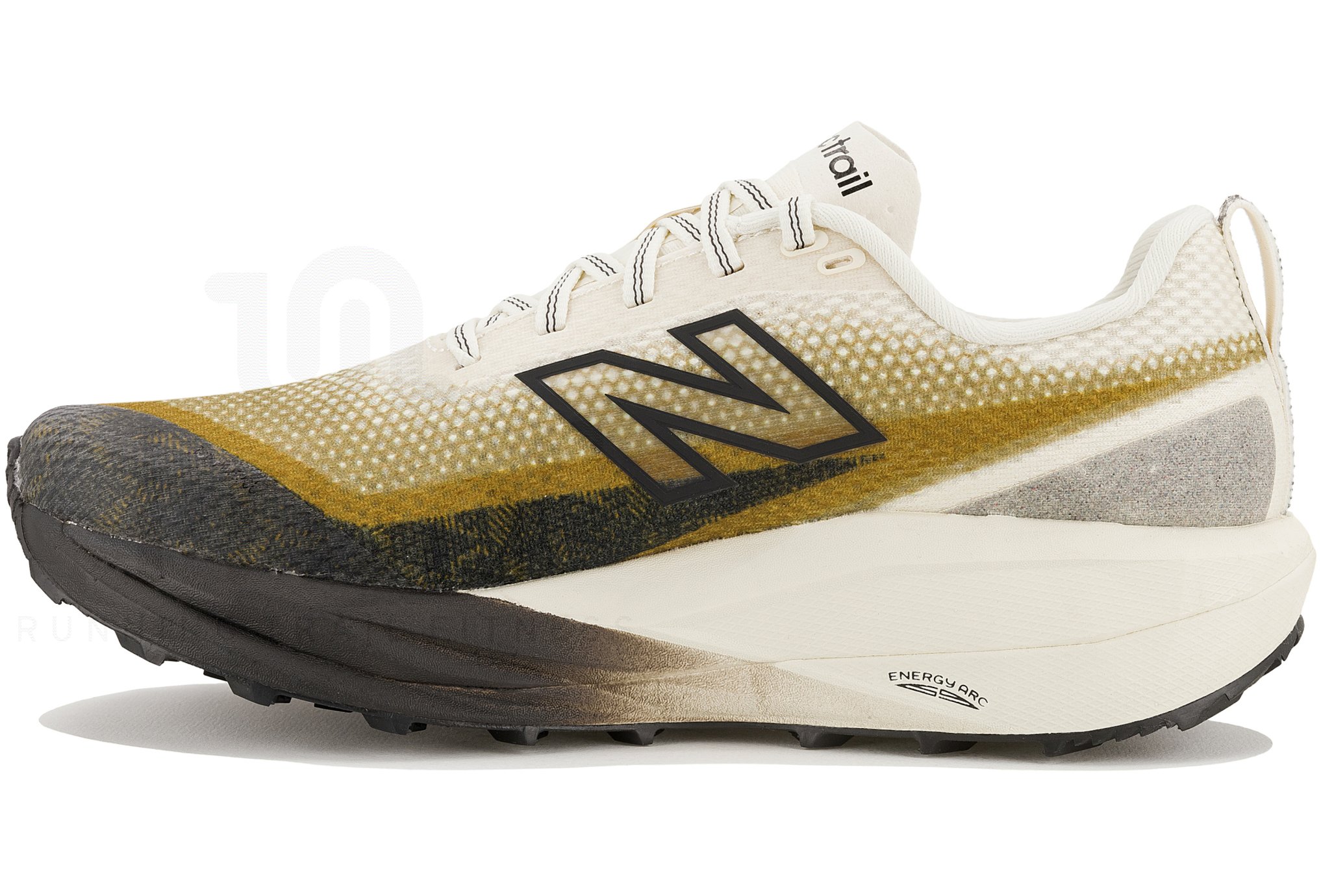 New Balance FuelCell SuperComp Trail V2