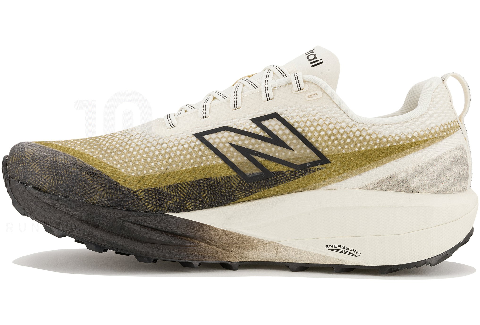 New Balance FuelCell SuperComp Trail V2