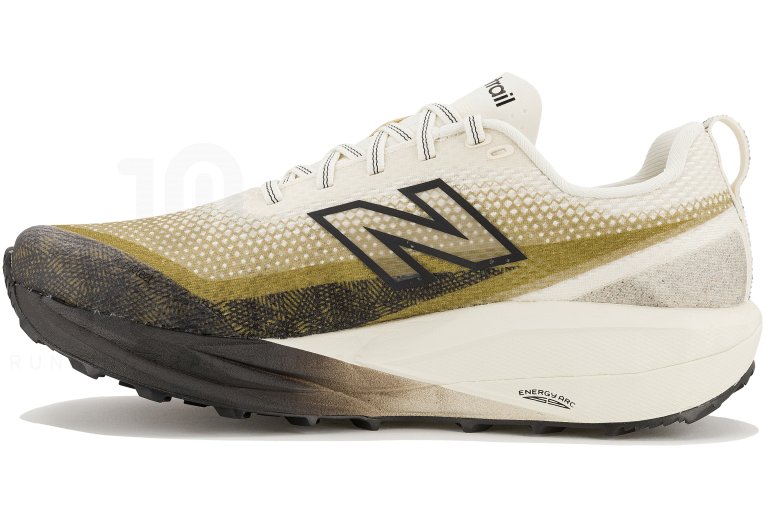 New Balance FuelCell SuperComp Trail V2