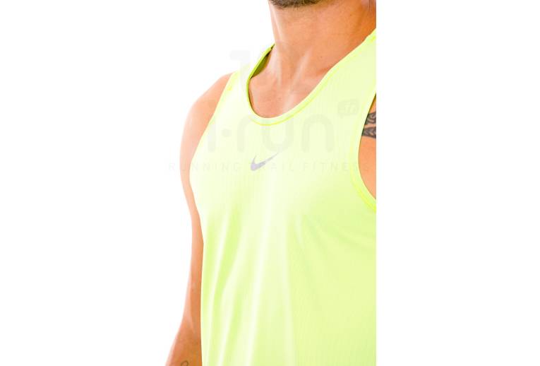 Nike Aero-FIT Stride