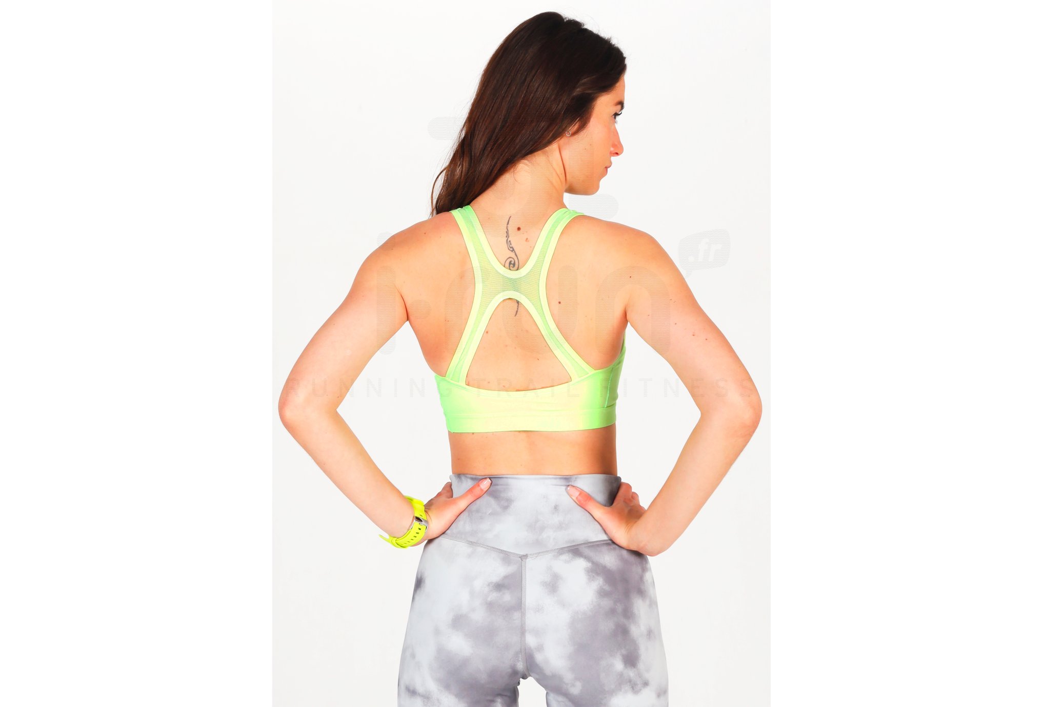 Nike Dri-Fit Swoosh Icon Clash