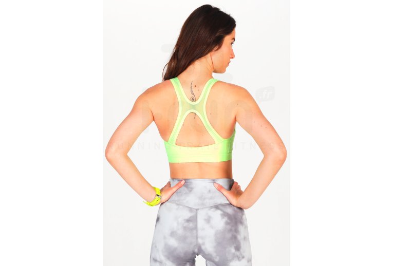 Nike Dri-Fit Swoosh Icon Clash