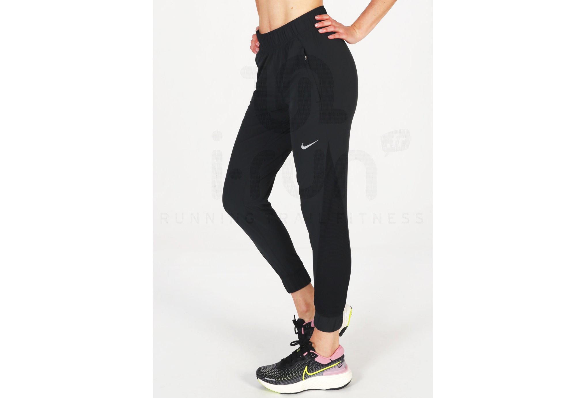 Nike Essential Cool Damen