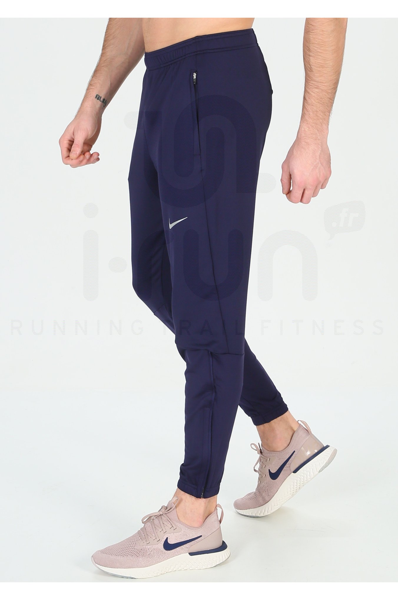 Nike Essential Knit M 