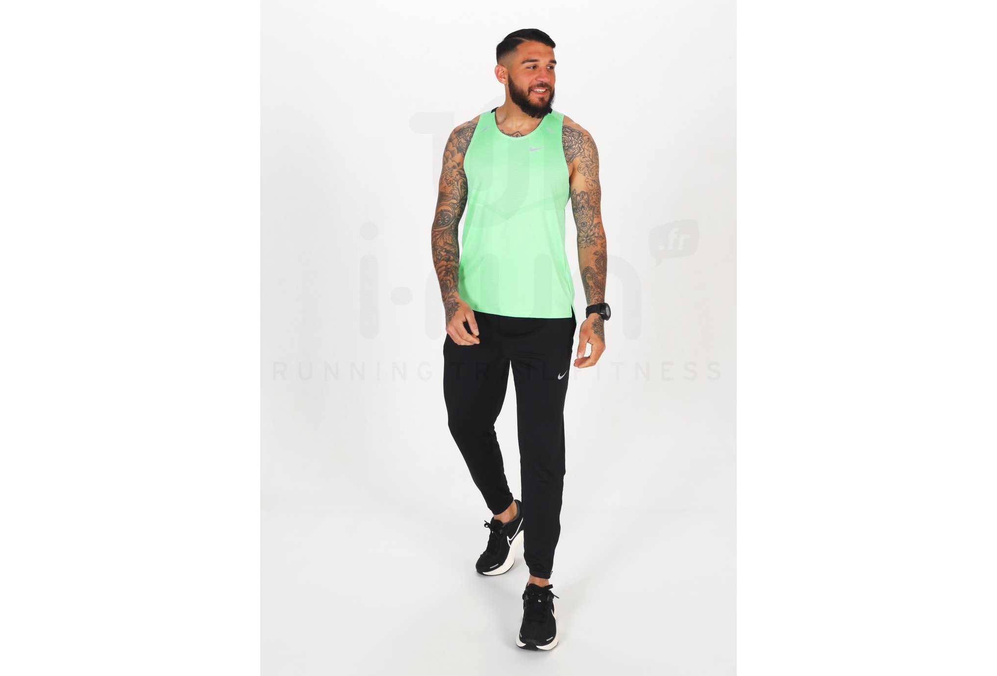 Nike Essential Knit Herren