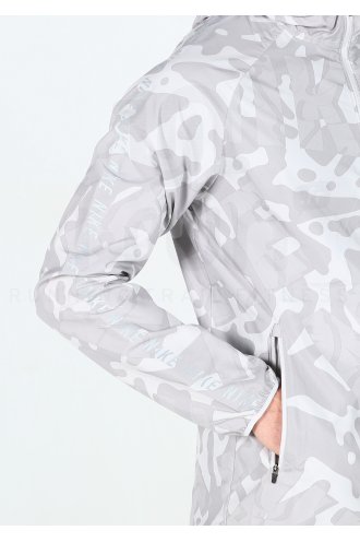 Nike Essential M 