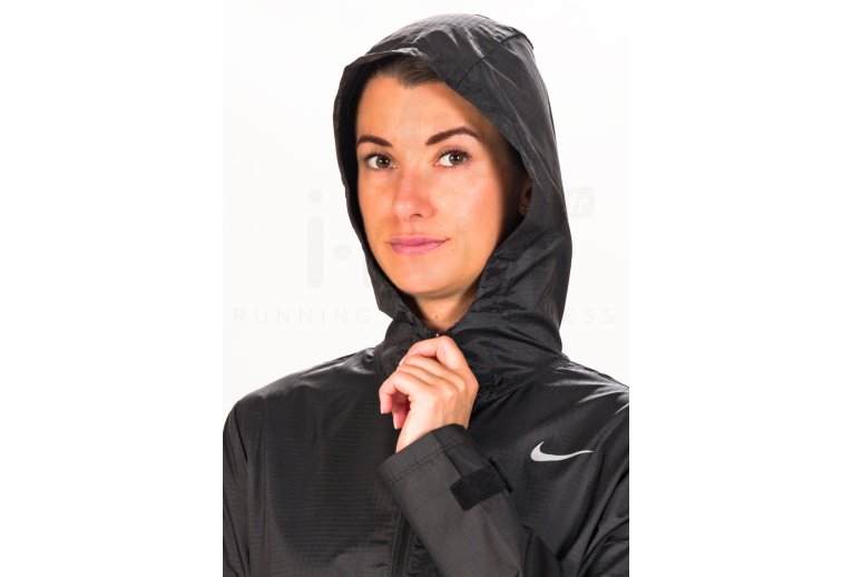Nike Essential W