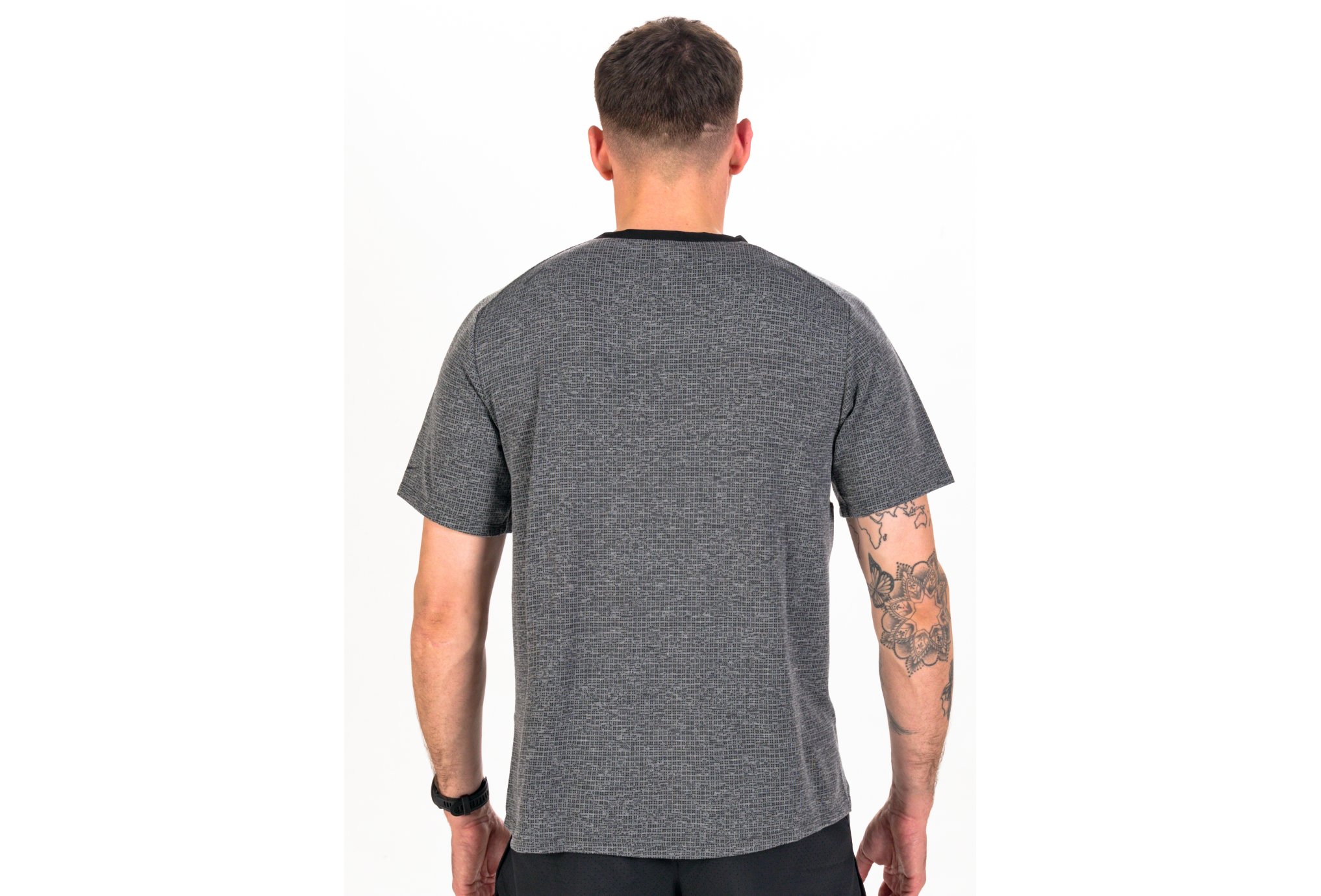 Nike Pinnacle Run Division