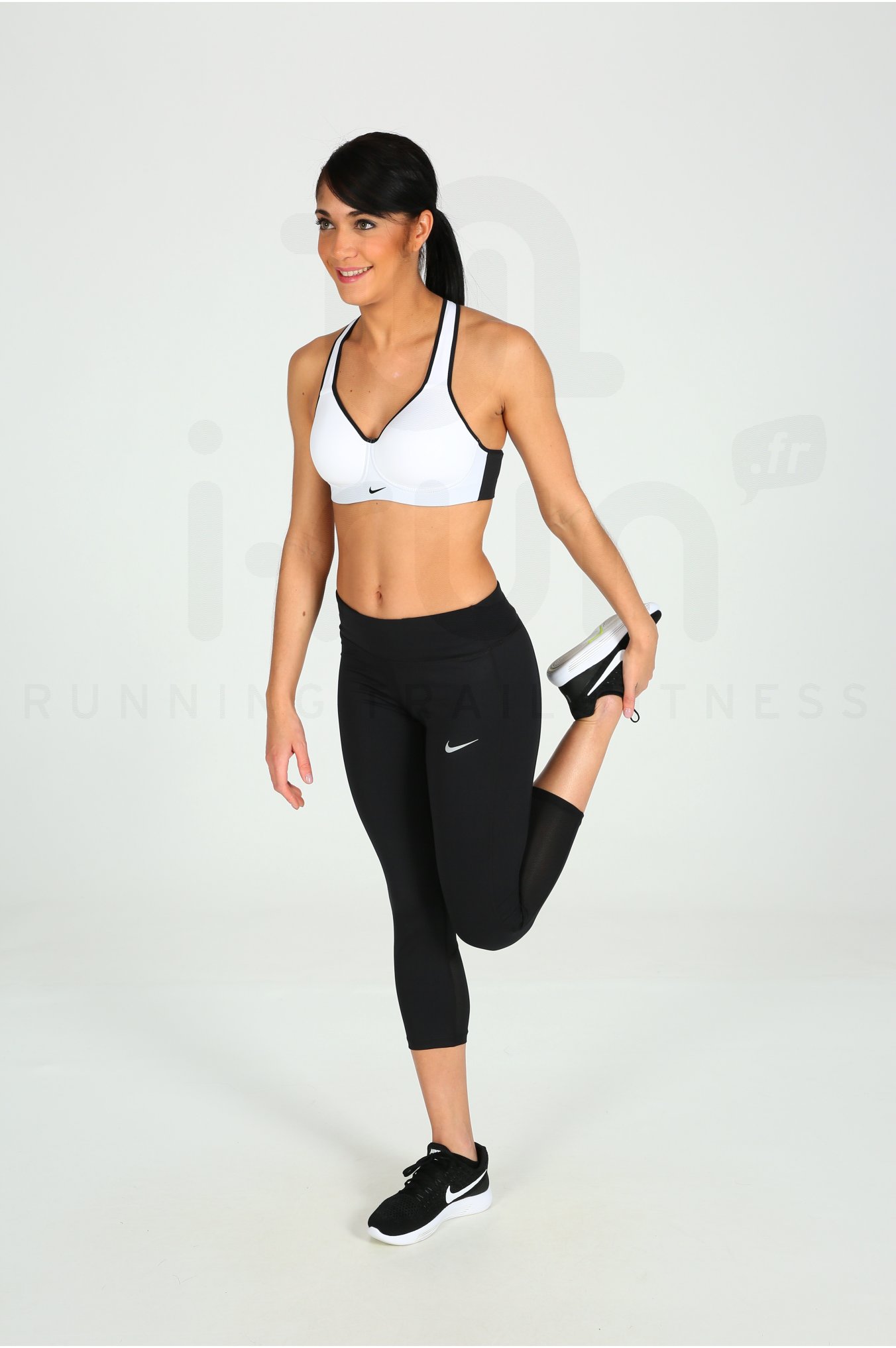Nike Pro Rival 