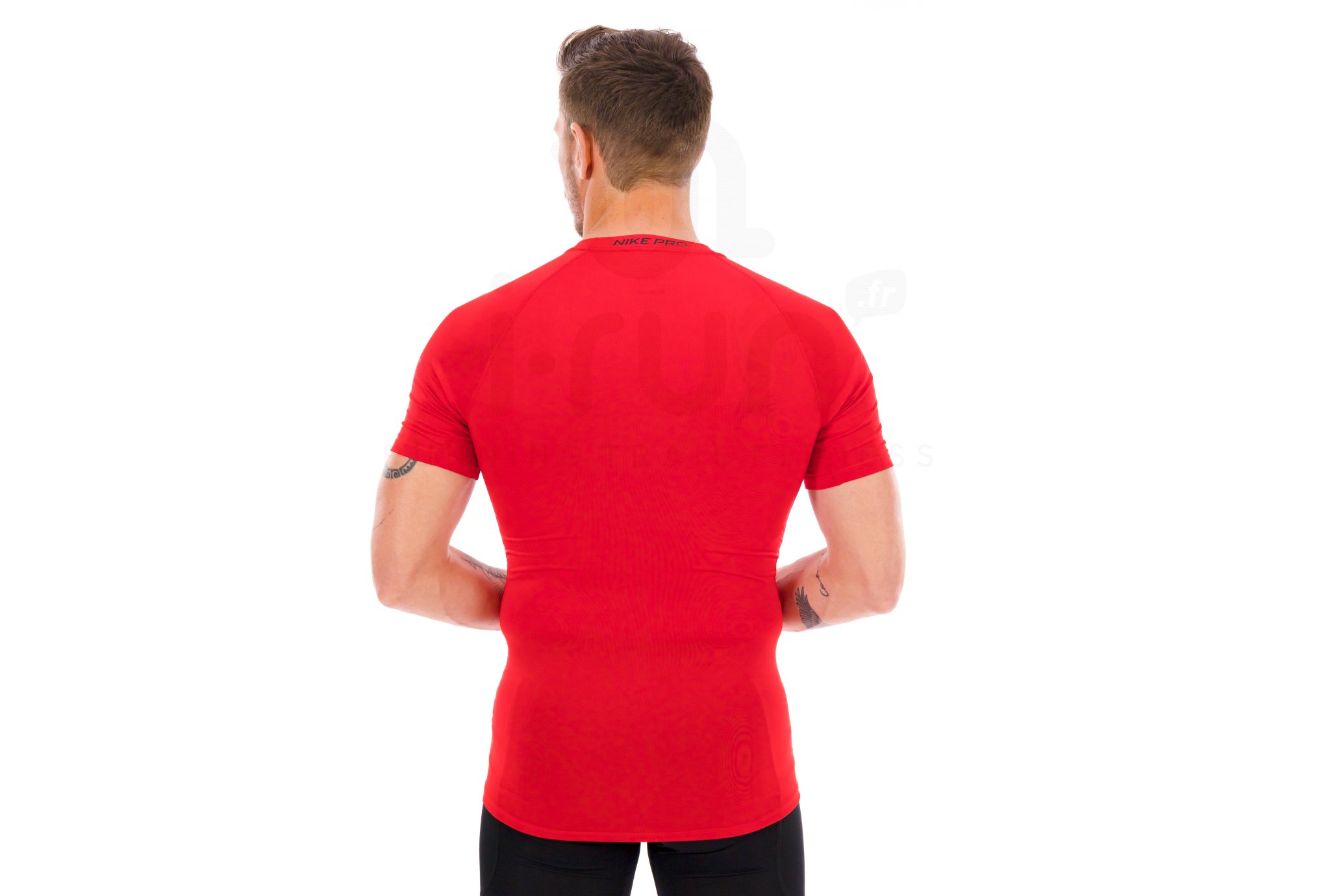 Nike - Chaussures de course Frozenshield -> Sapatos de corrida Frozenshield
- Veste imperm�able Speedcross -> Casaco imperme�vel Speedcross
- Casquette Air Zoom -> Bon� Air Zoom